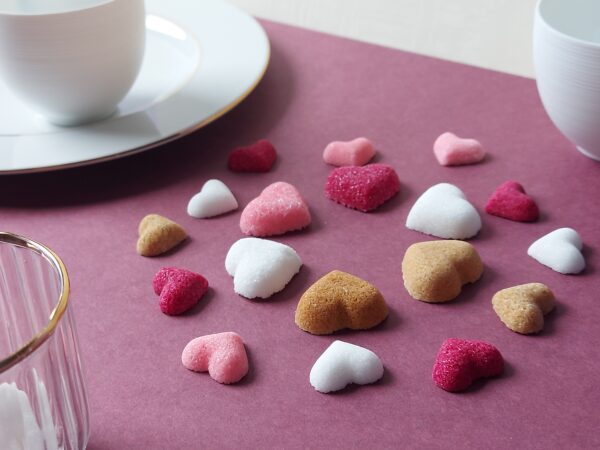 Heart-shaped sugar cubes Valentine's Day box 2022.