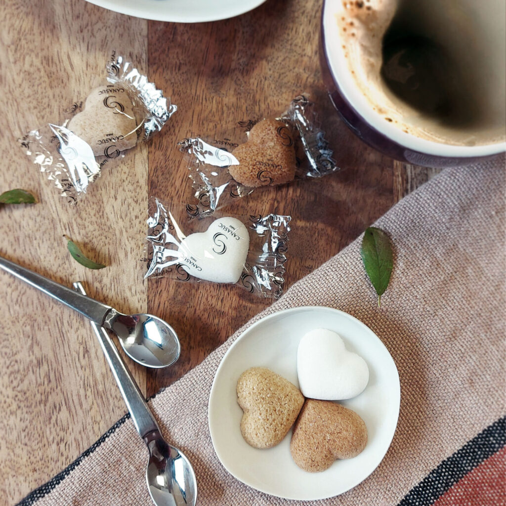sucres emballés individuellement pour les restaurateurs en forme de coeurs