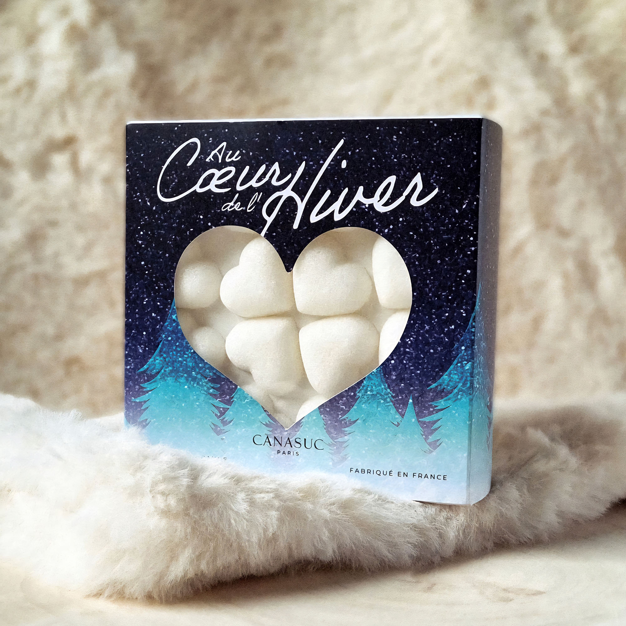 coffret sucres coeurs blancs, ambiance chaleureuse, fond fourrure